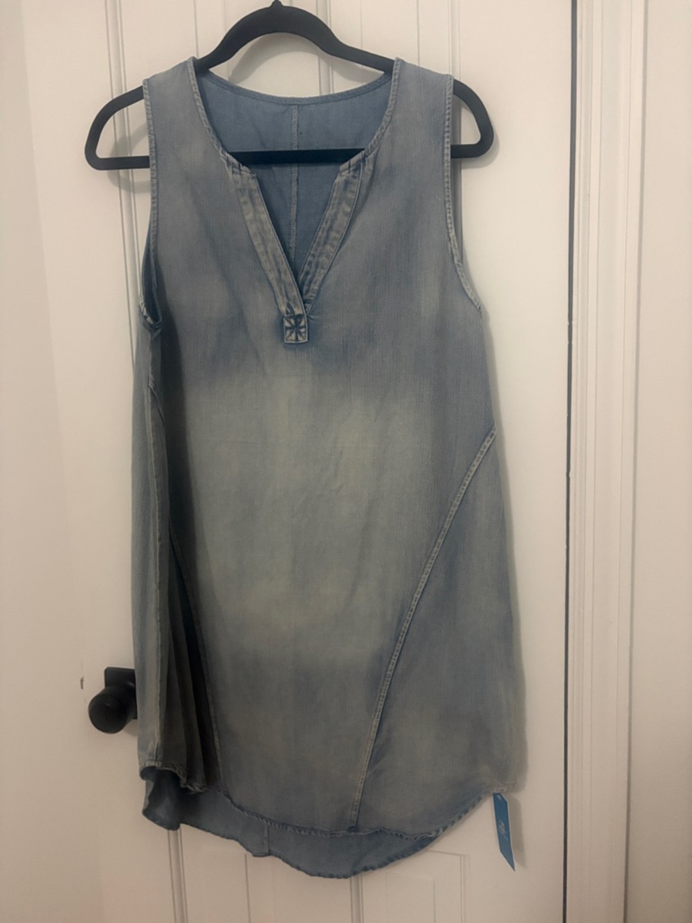 Cupshe Faded Light Blue Denim V-Neck Sleeveless Tunic